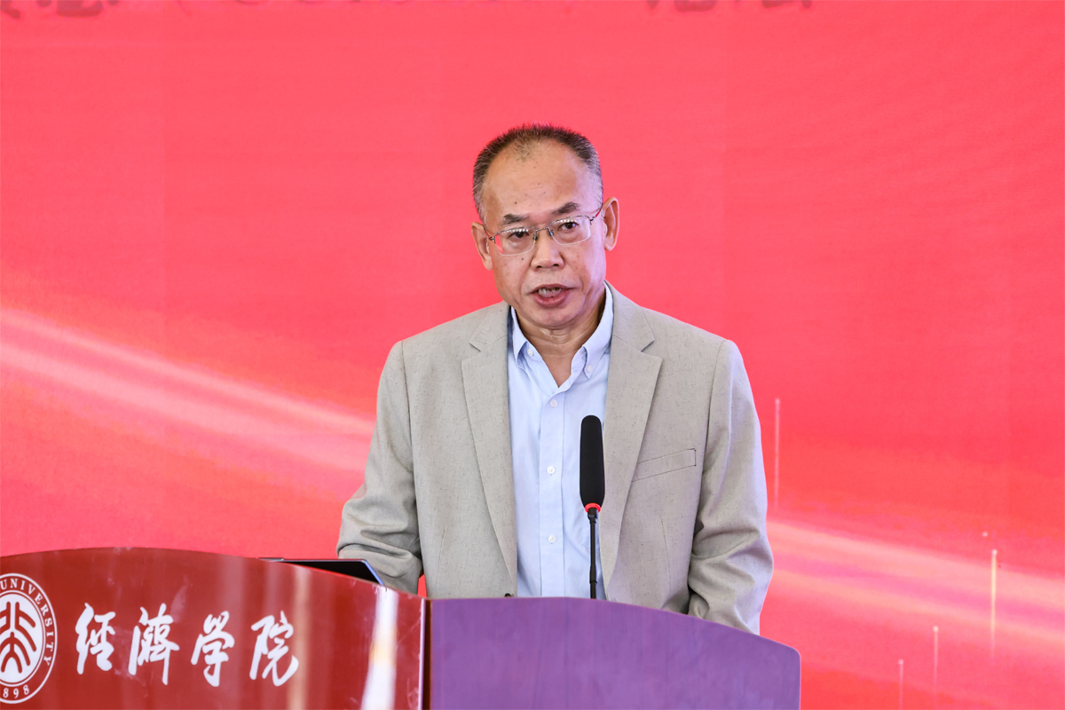 编辑后：图5 陈金甫发表大会演讲.jpg
