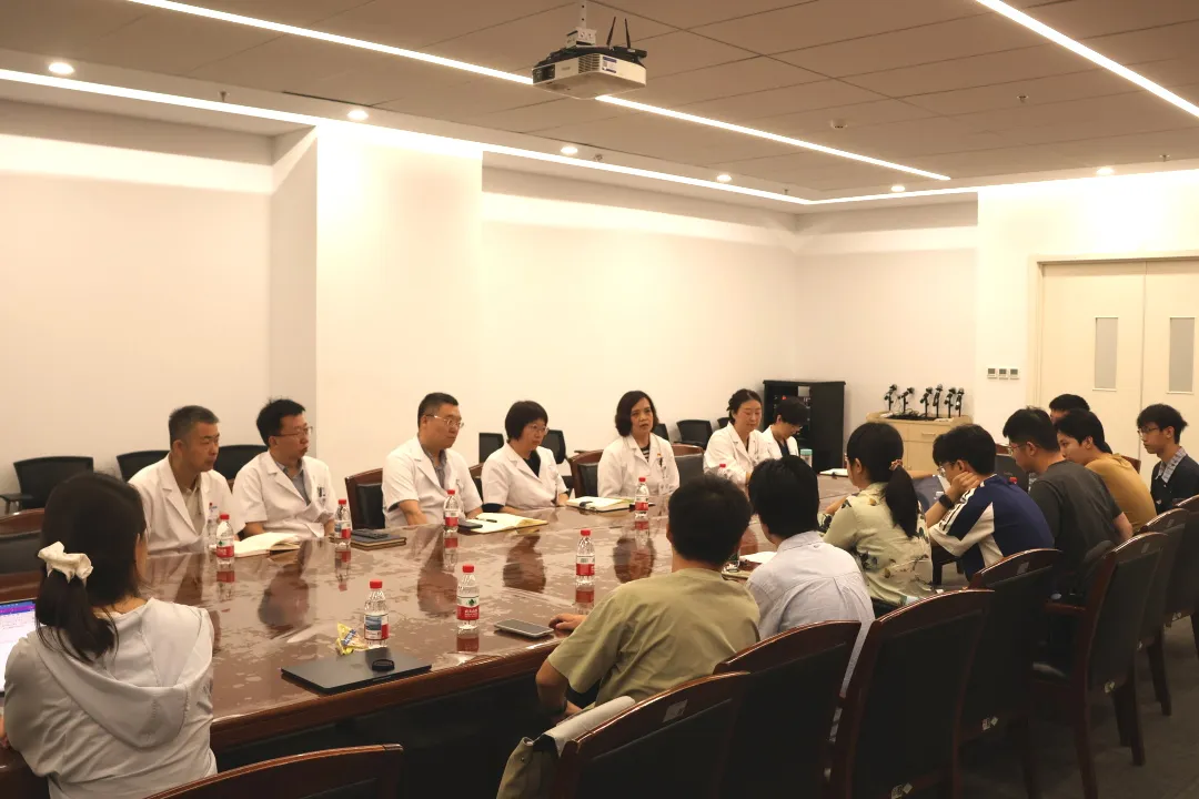 经济学系实践11.jpg 经济学系实践11.jpg