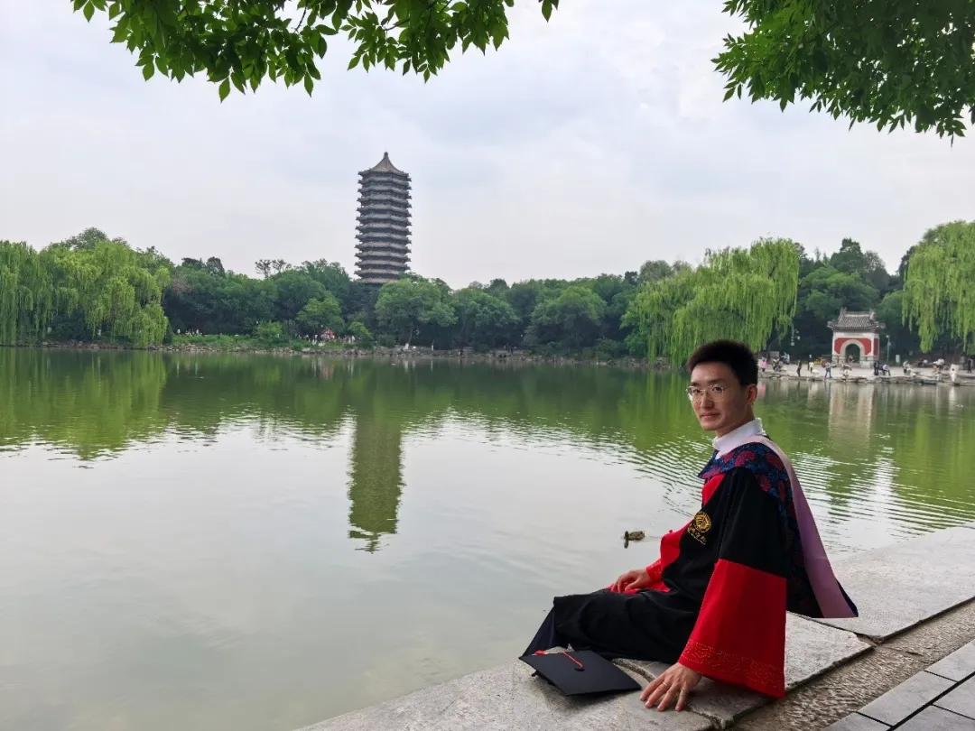 张喆.jpg 张喆.jpg